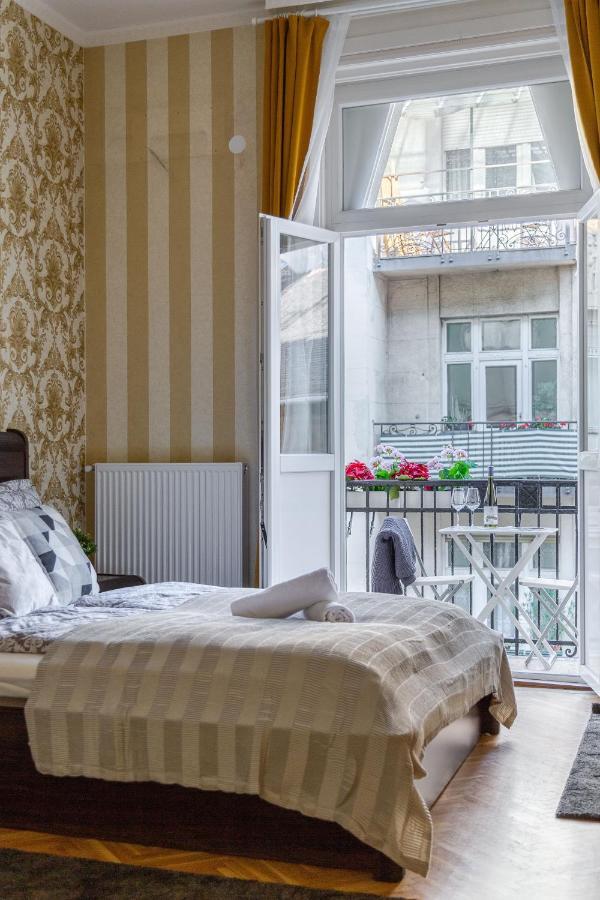 Luxury Downtown By Anna Boedapest